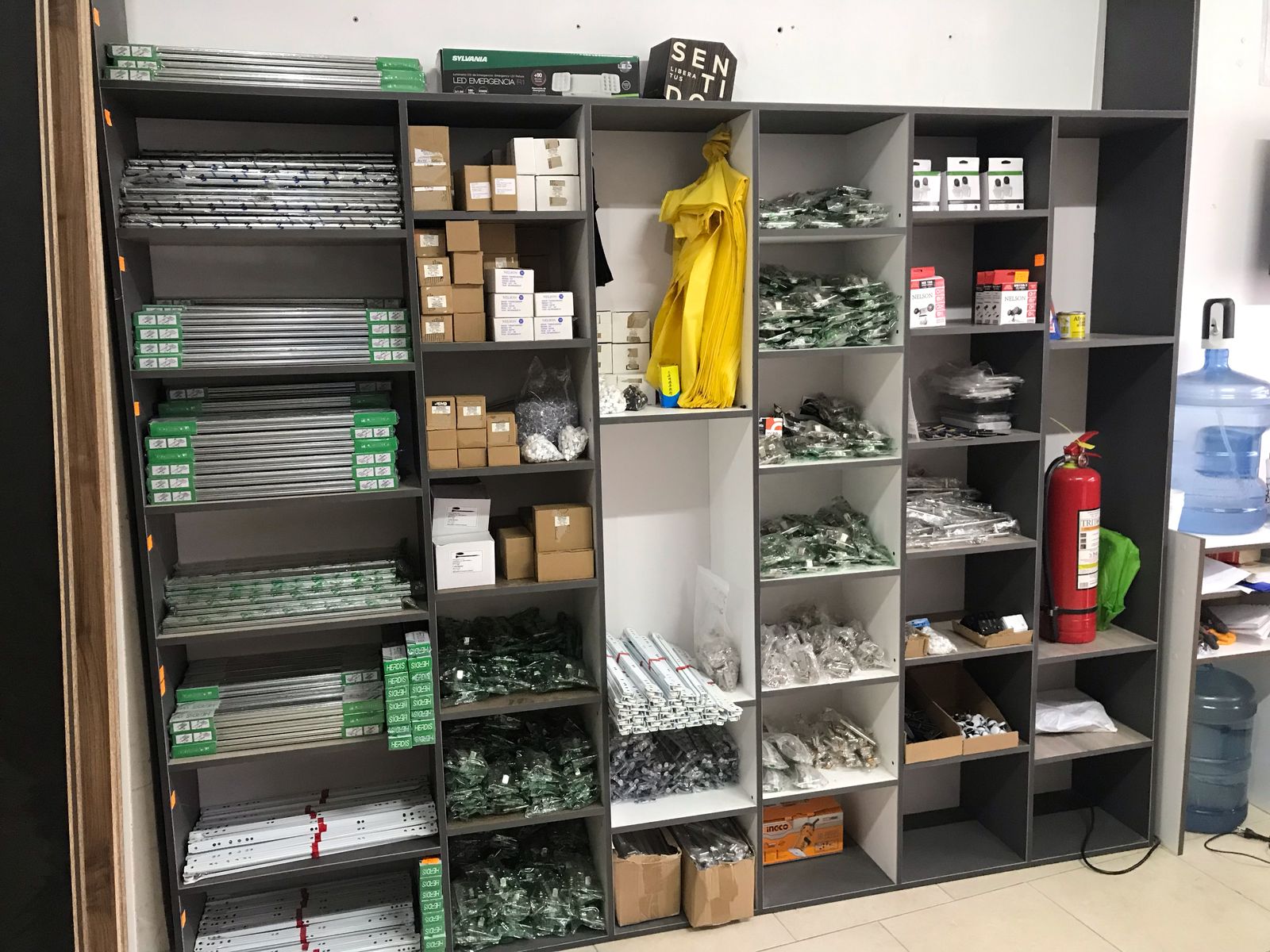 Tablero de madera con acabado premium